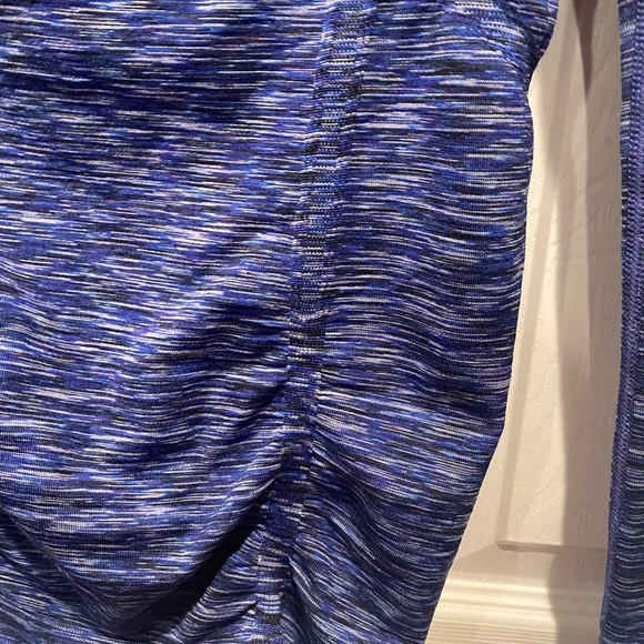 Athleta Long sleeve dry fit thermal top - Picture 5 of 6